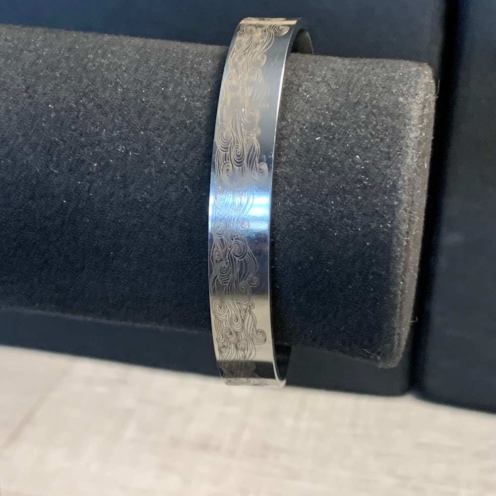 Sisters by Heart Engraved Cuff Bracelet Silver Tone Wave Pattern Best Friend